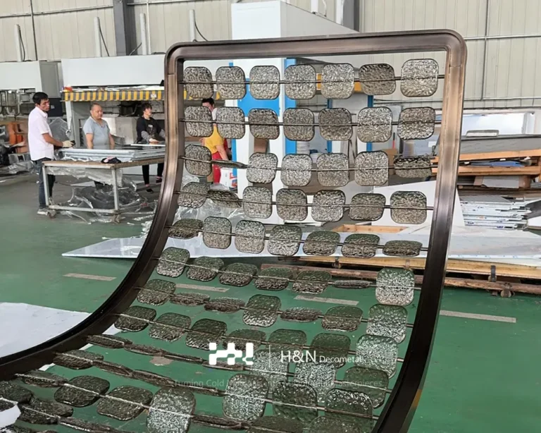 particulars-7-meter-crystal-room-divider-for-restaurants