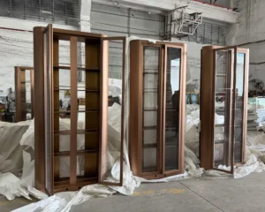 Gabinete de exibição em ouro rosa escovado - elegante e durável
