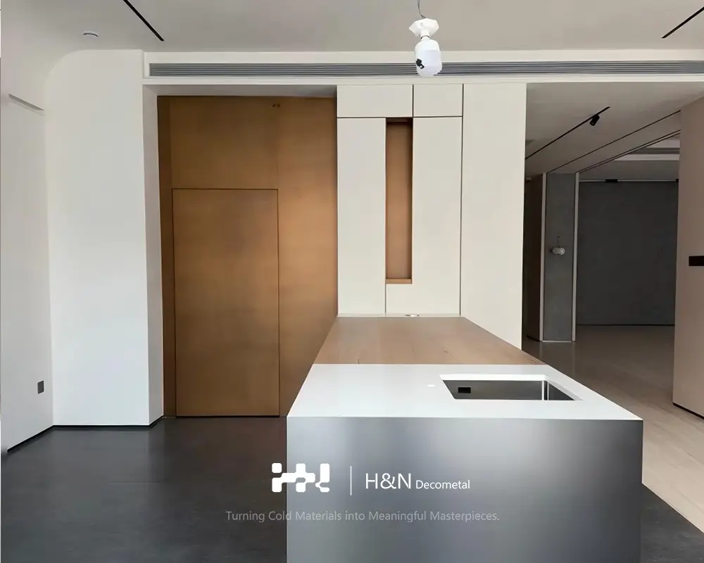 Rivestimento ornamentale in acciaio inox trattato con agenti atmosferici