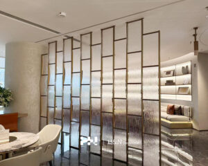 Cast Embossed Curved Safety Glass Space Divider