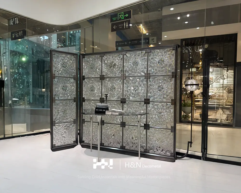 Matte Embossed Glass Screen Divider