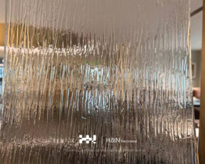 Textured Hot-Bent Tempered Glass Curved Room Divider