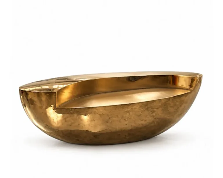 Mirrored_Gold_Metal_Bar_for_Modern_Interiors