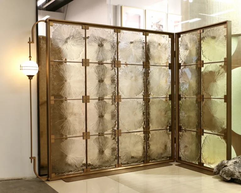 amber_floor_standing_room_divider